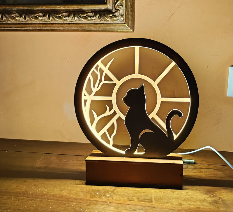 Lampada decorativa in legno con Gatto alla finestra